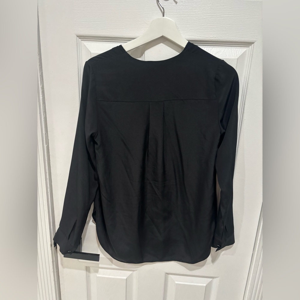 VINCE. Black Silk V-Neck, Blouse Size XS - Picture 7 of 8